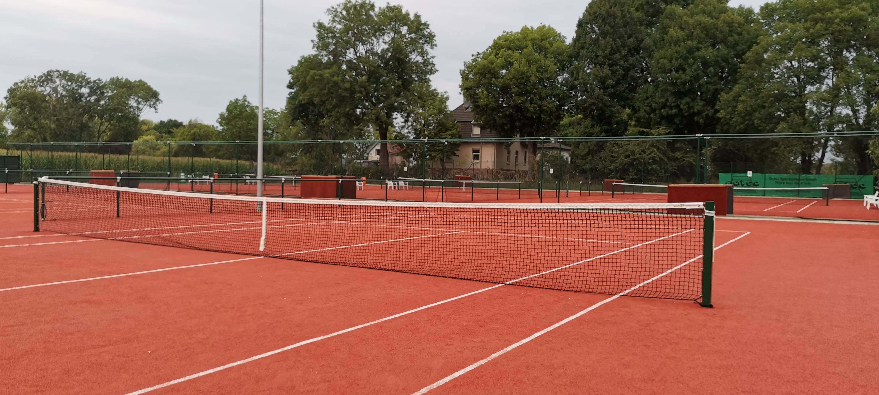 Erftstadt: Tennisverein verklagt Land NRW