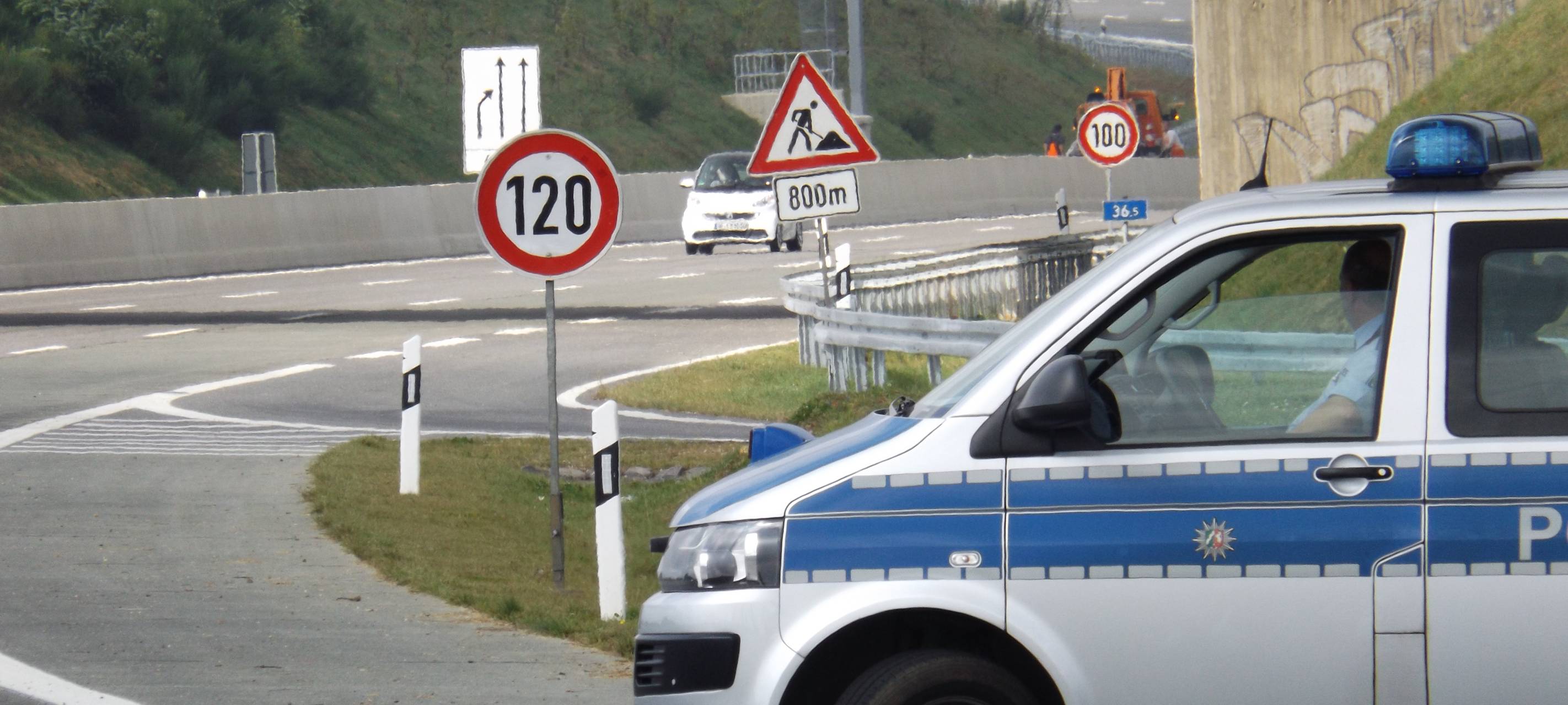 Falsche Polizisten auf Autobahnen