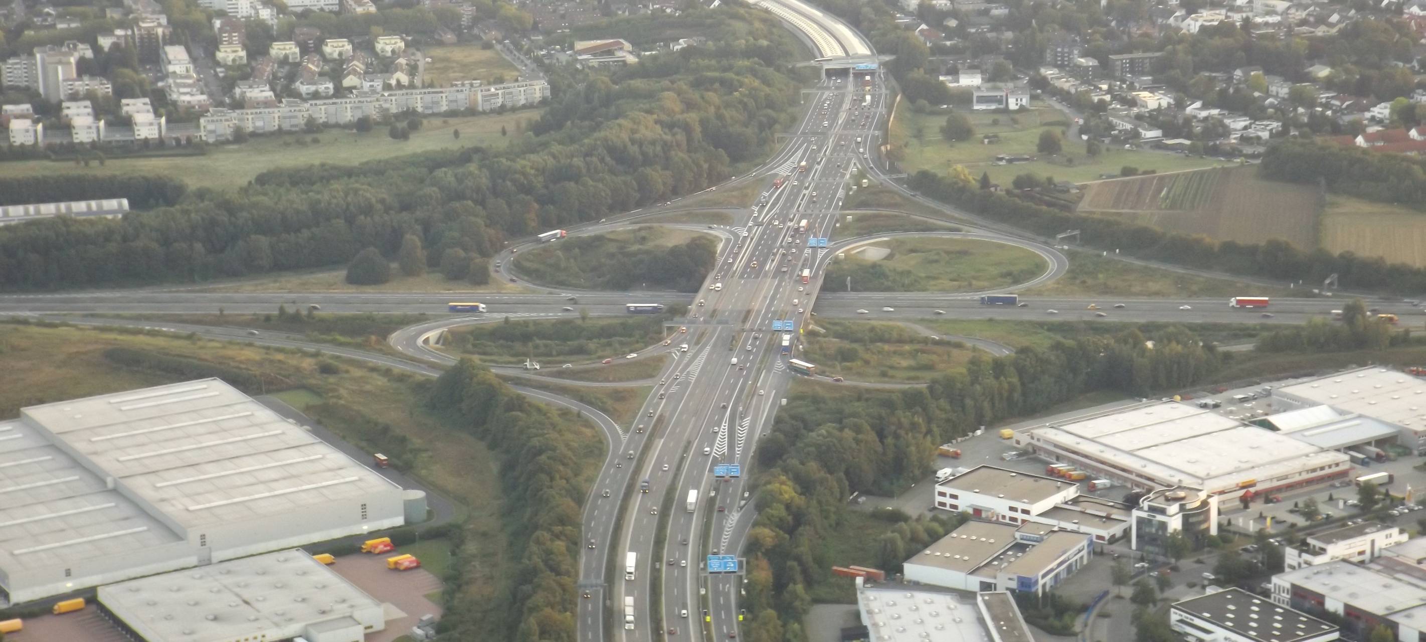 Rhein-Erft: Unfall mit Gefahrgut-Transporter