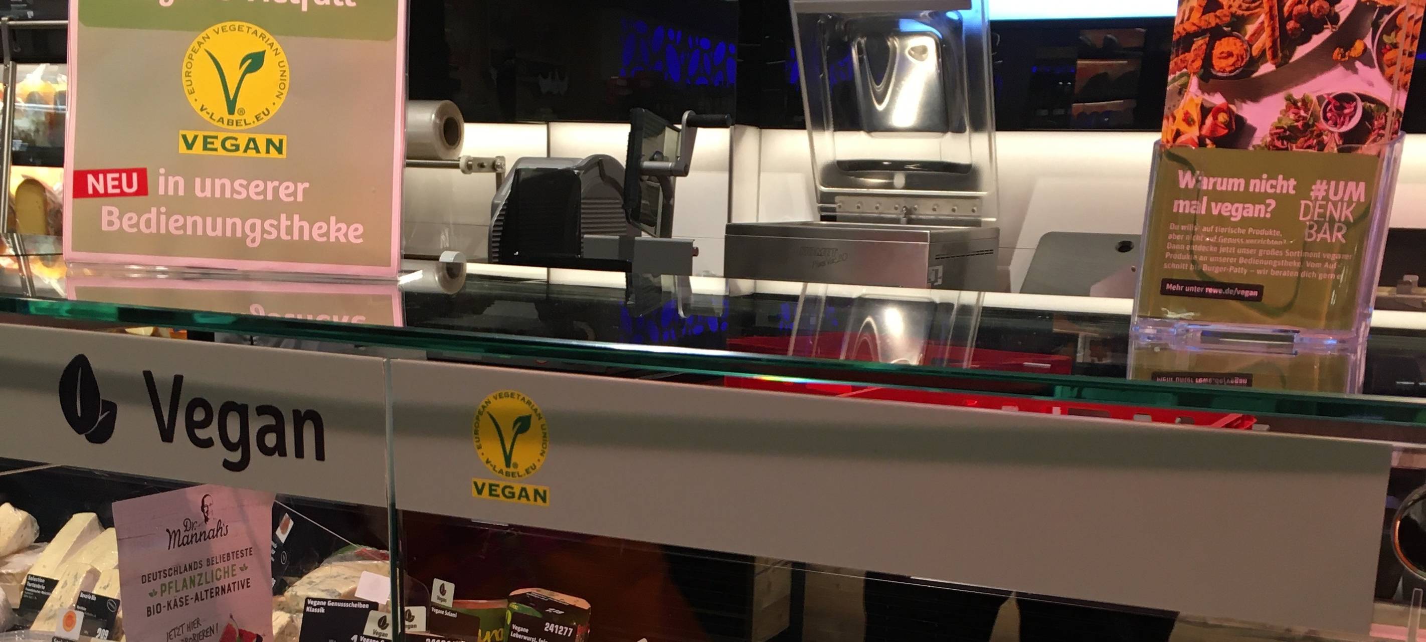 Erftstadt: Erste vegane Frischetheke im Rewe
