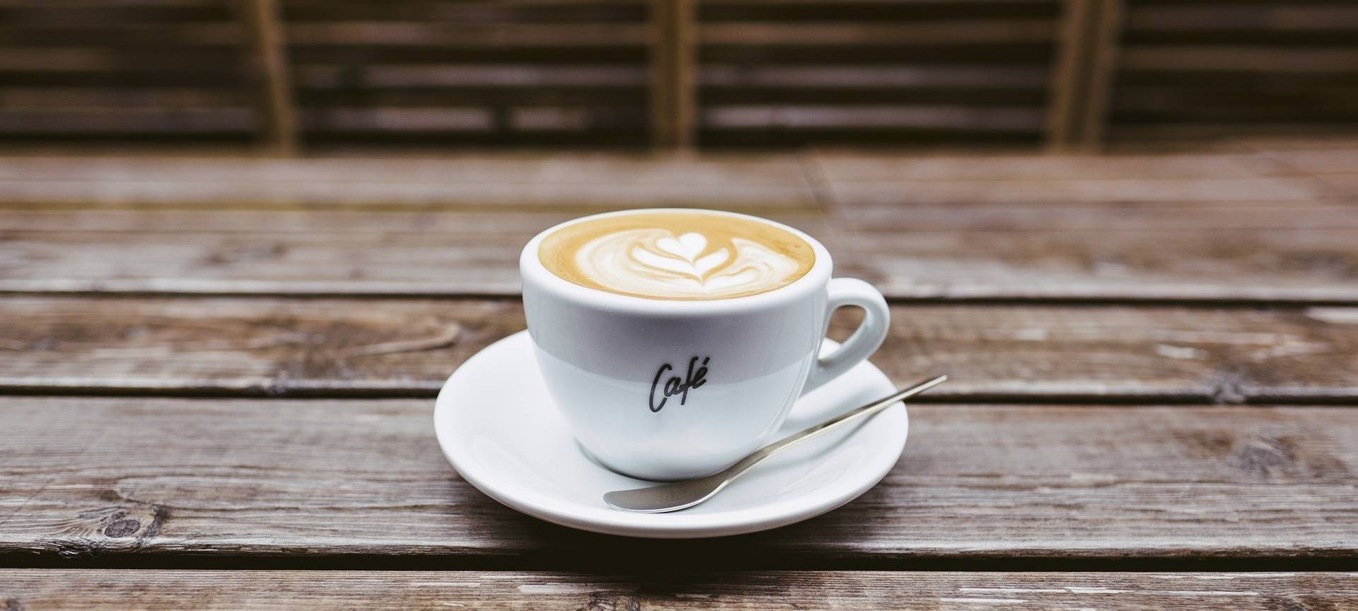 Bedburg: Spendierter Kaffee in den ersten Bäckereien