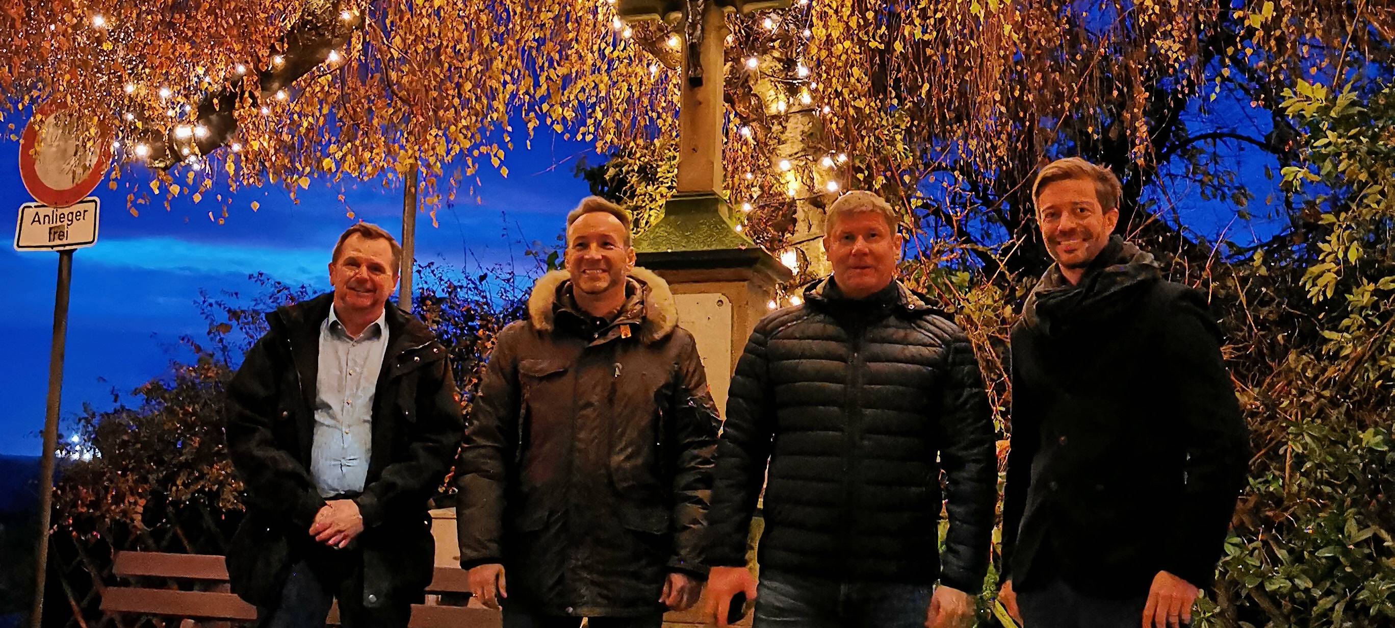 Elsdorf: Neue LED-Bäume im Advent