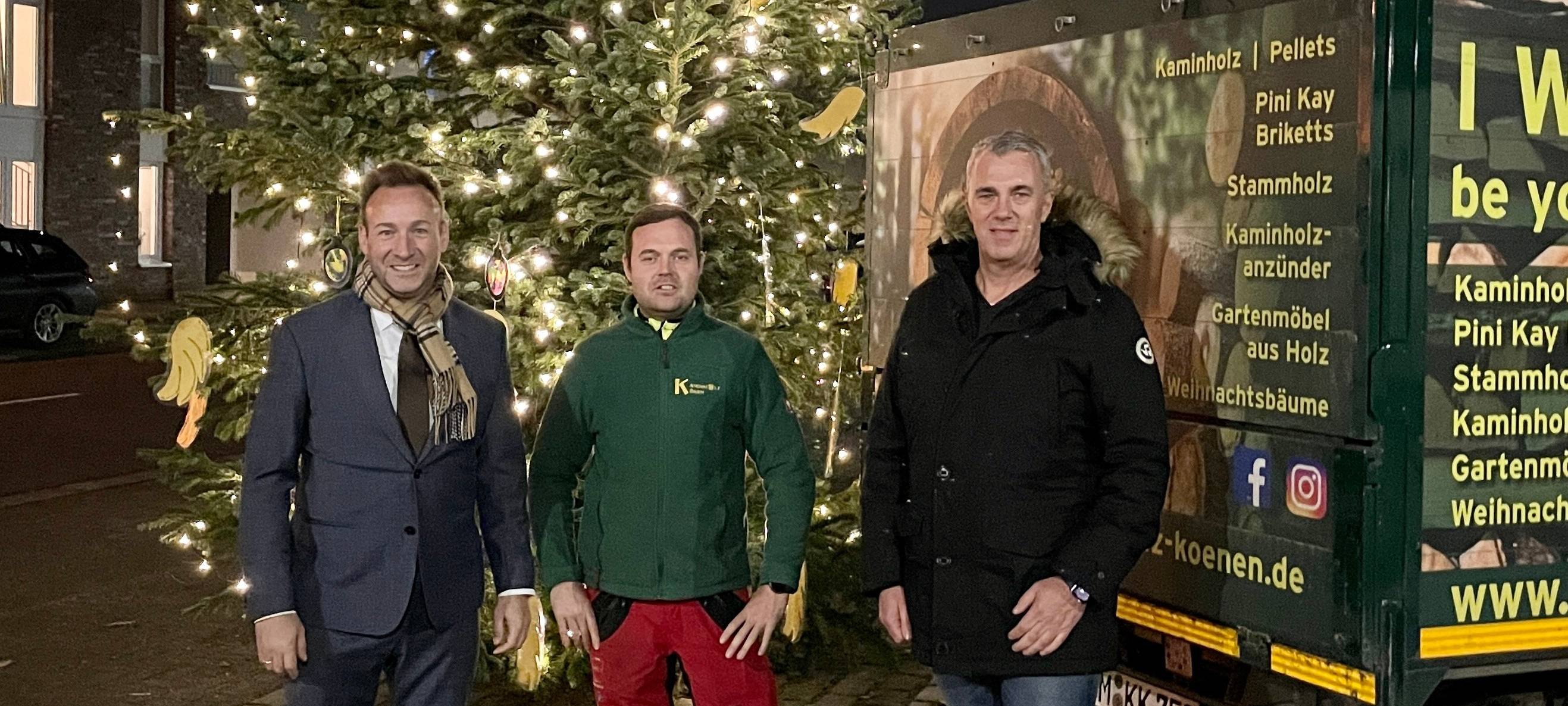 Elsdorf: 15 Weihnachtsbäume leuchten