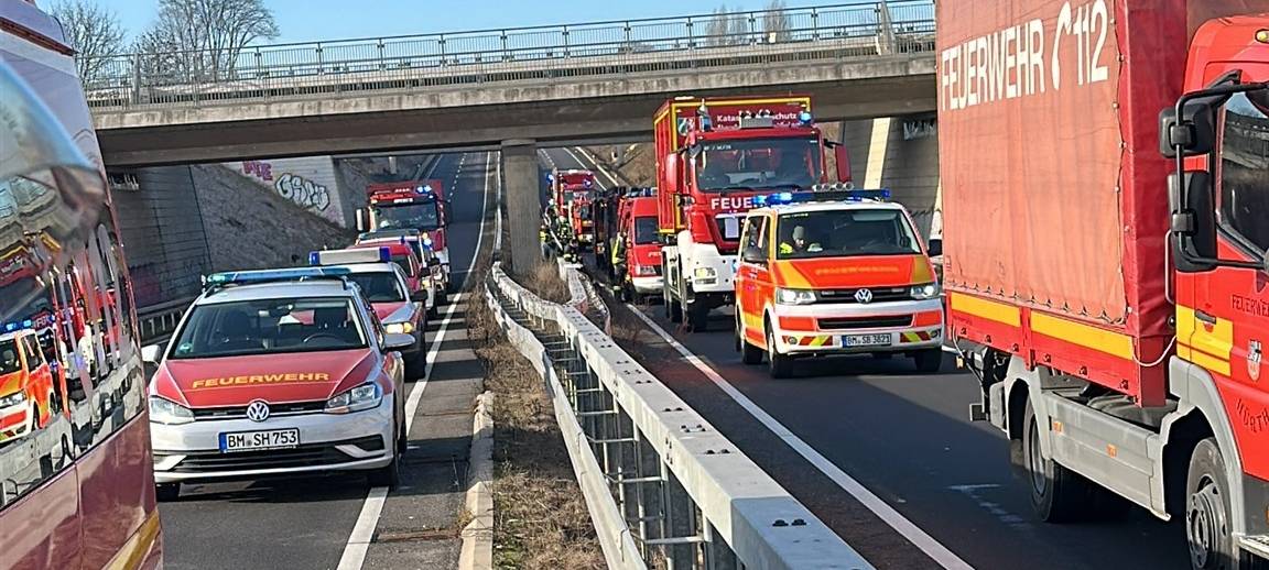 Hürth: Säure auf B265n ausgelaufen - Sperrung aufgehoben