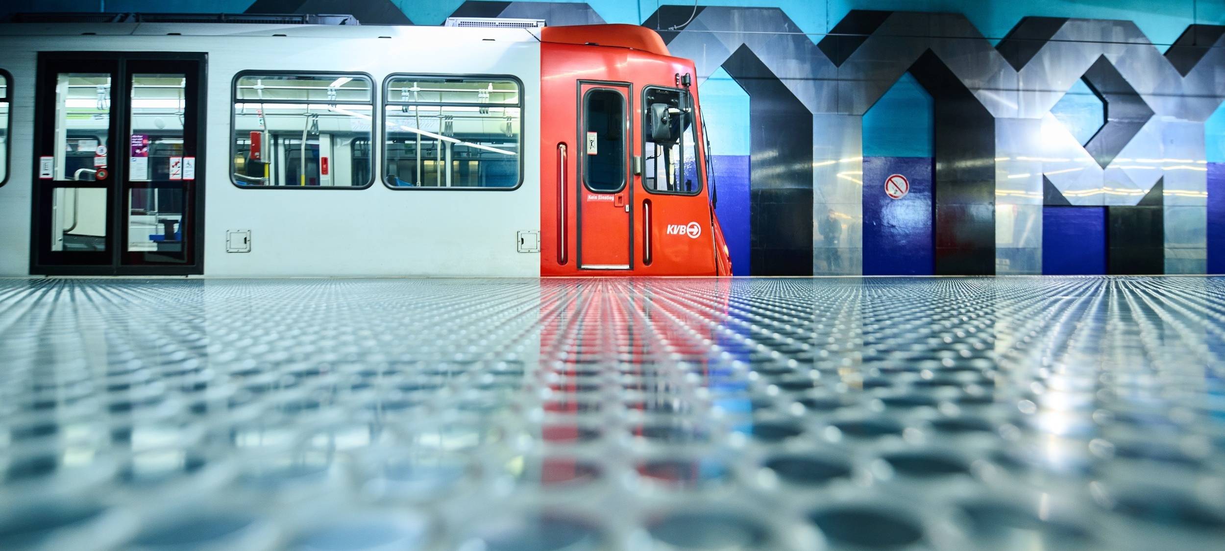 Köln: KVB erneuert Aufzüge an der Haltestelle Dom/Hbf
