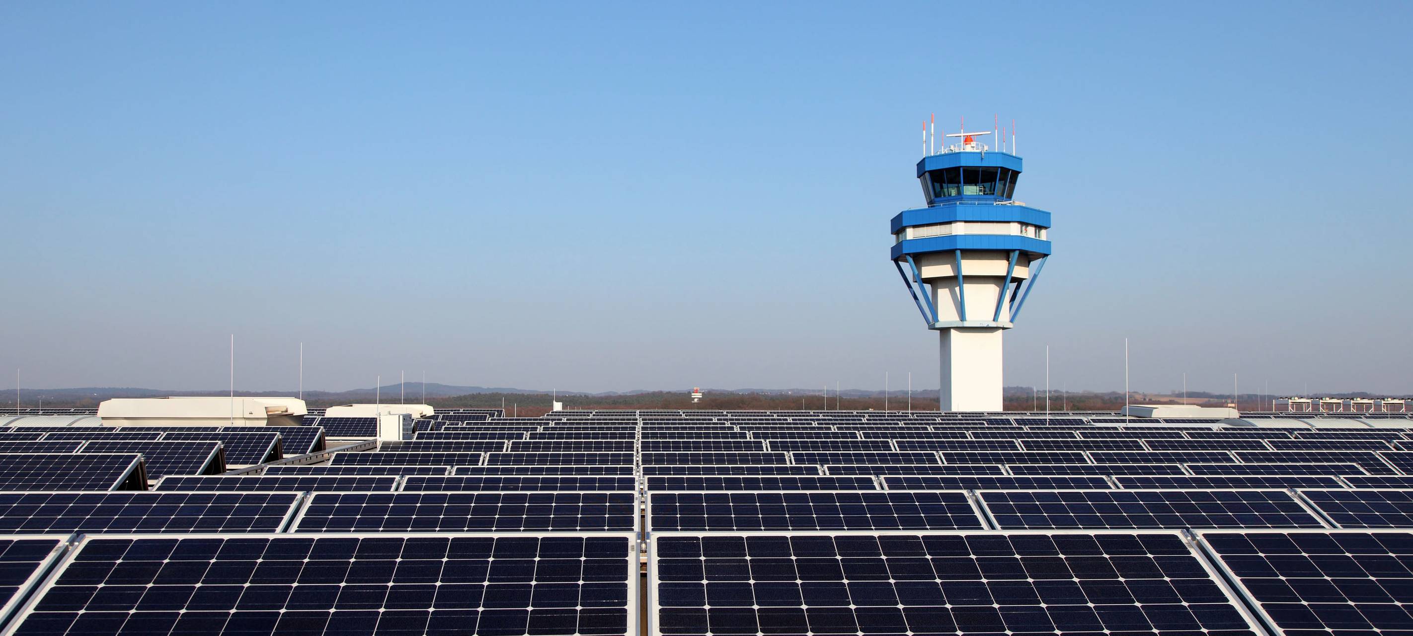 Köln: Flughafen investiert in weitere Photovoltaik-Anlagen