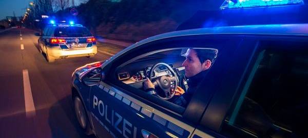 Hürth/Köln: Mann rammt mehrere Autos und fährt weiter
