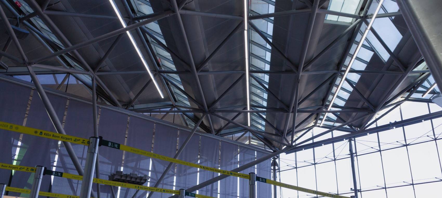 Köln: Neue Beleuchtung im Flughafen