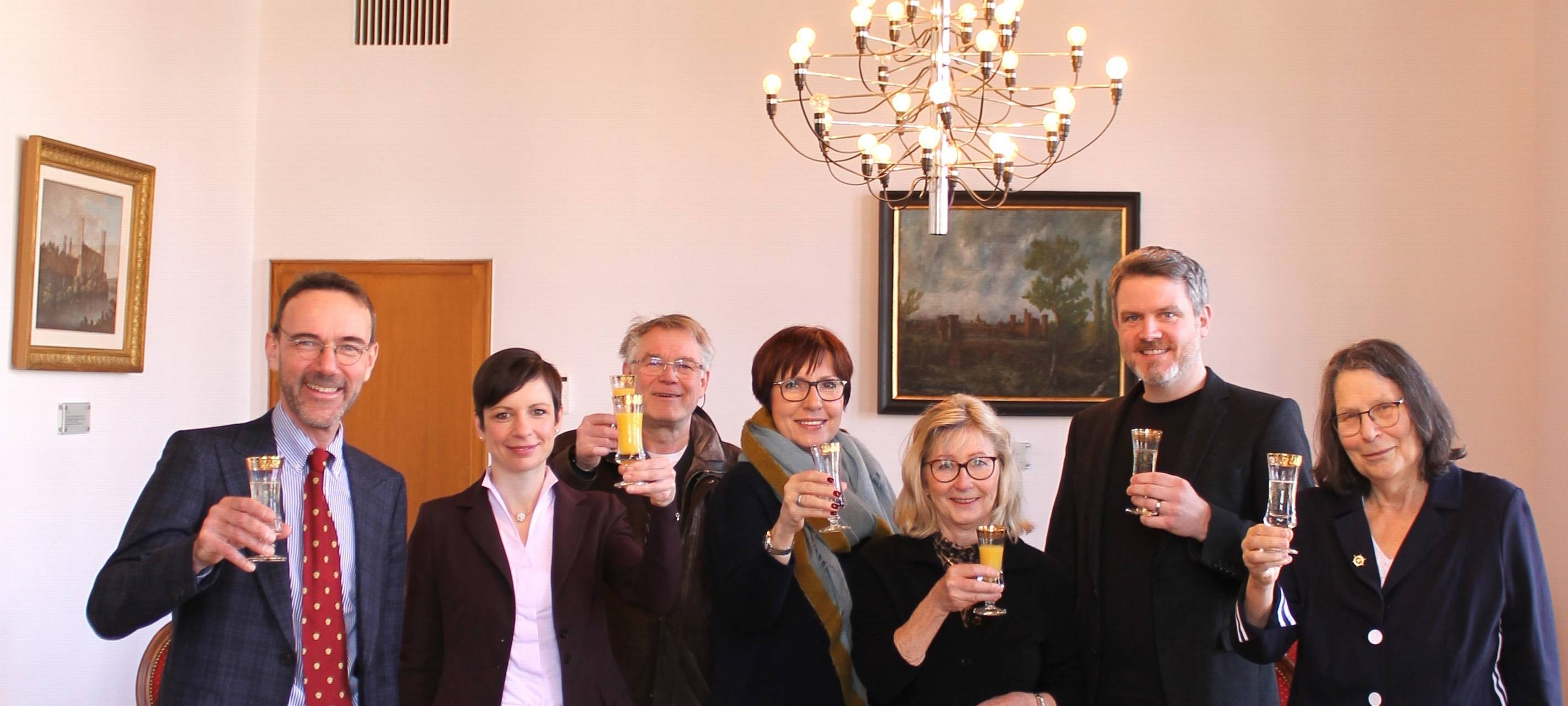 Erftstadt: Neuer Leuchter für Brautpaare