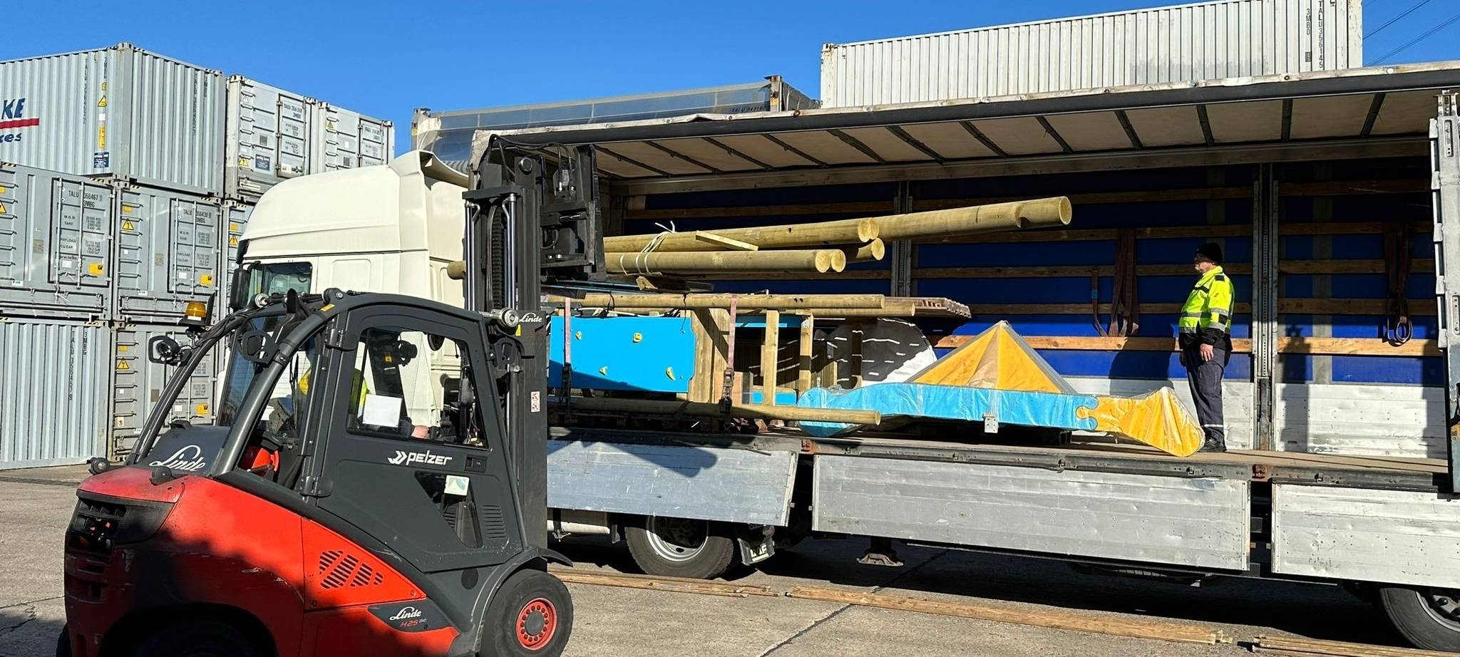 Hürth: LKW mit Spenden in die Ukraine