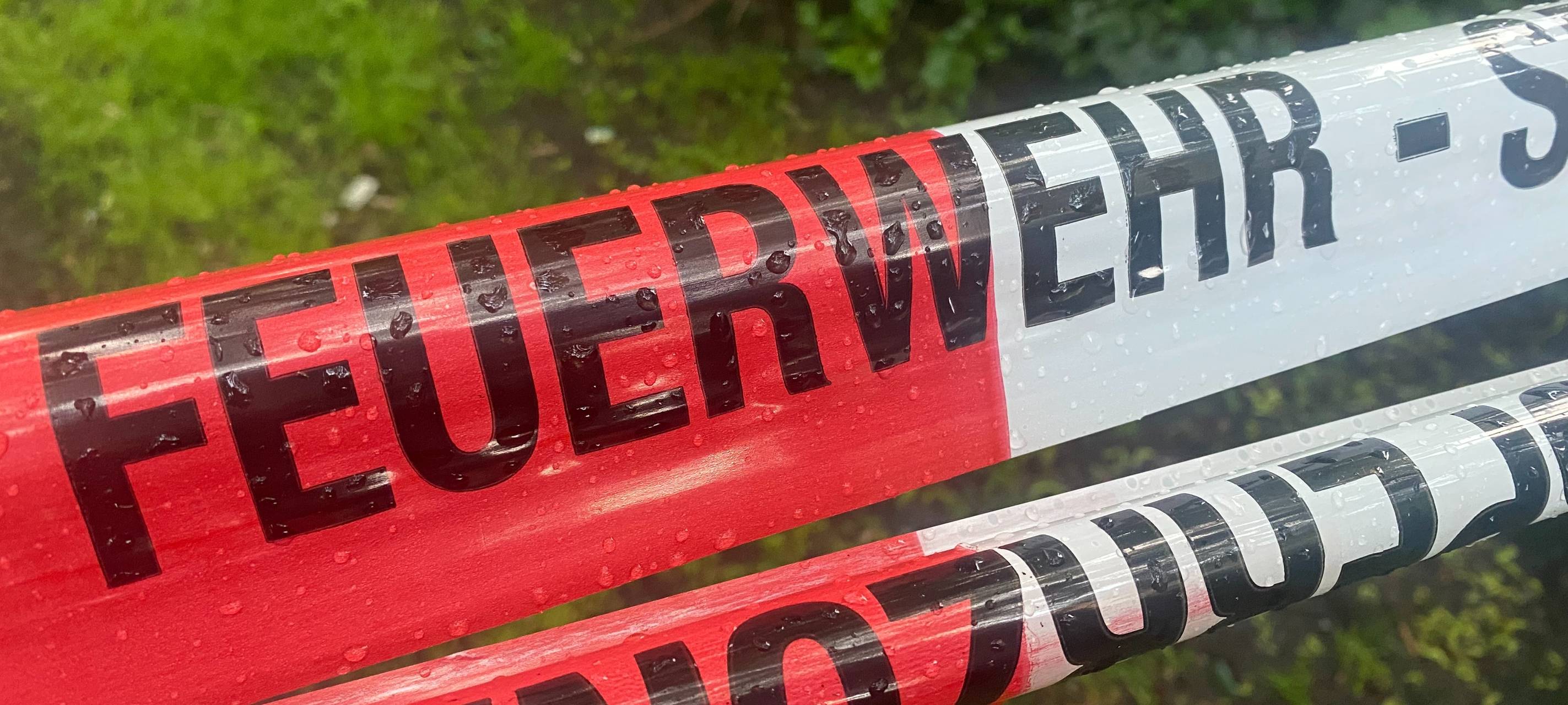Hürth: Mann bei Feuer in Gartenlaube verletzt