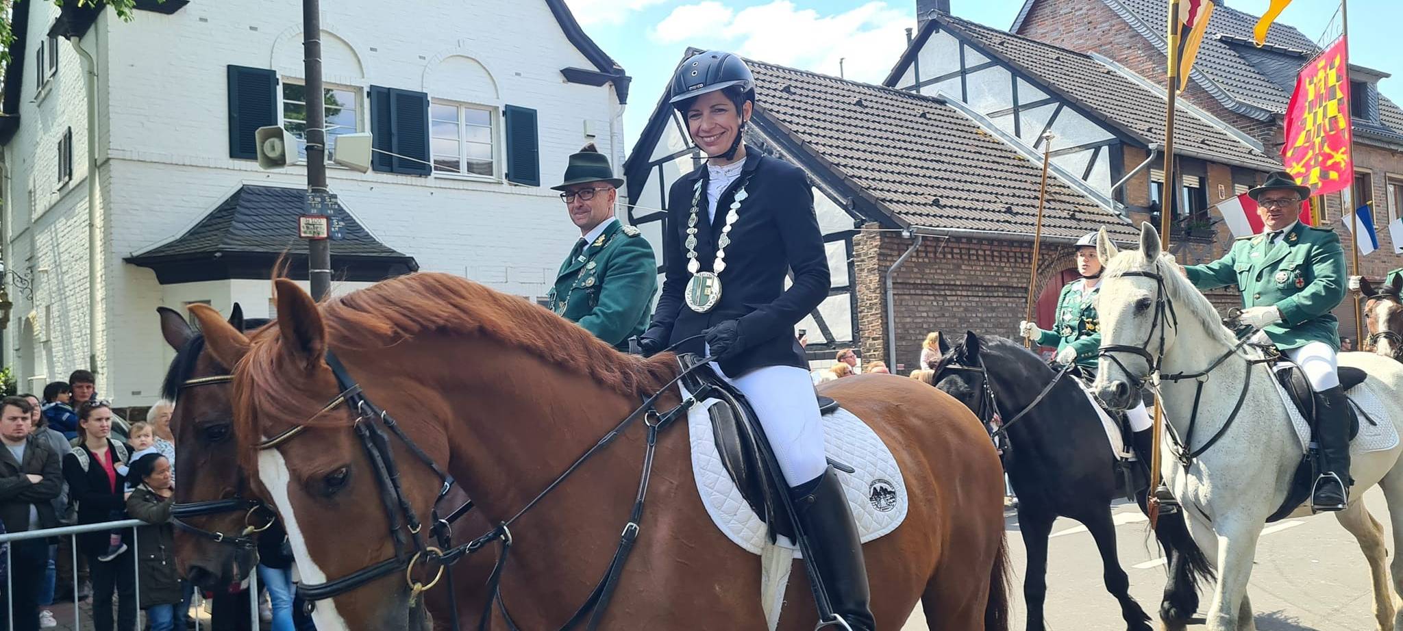 Erftstadt: Traditioneller Gymnicher Ritt mit Jahrmarkt
