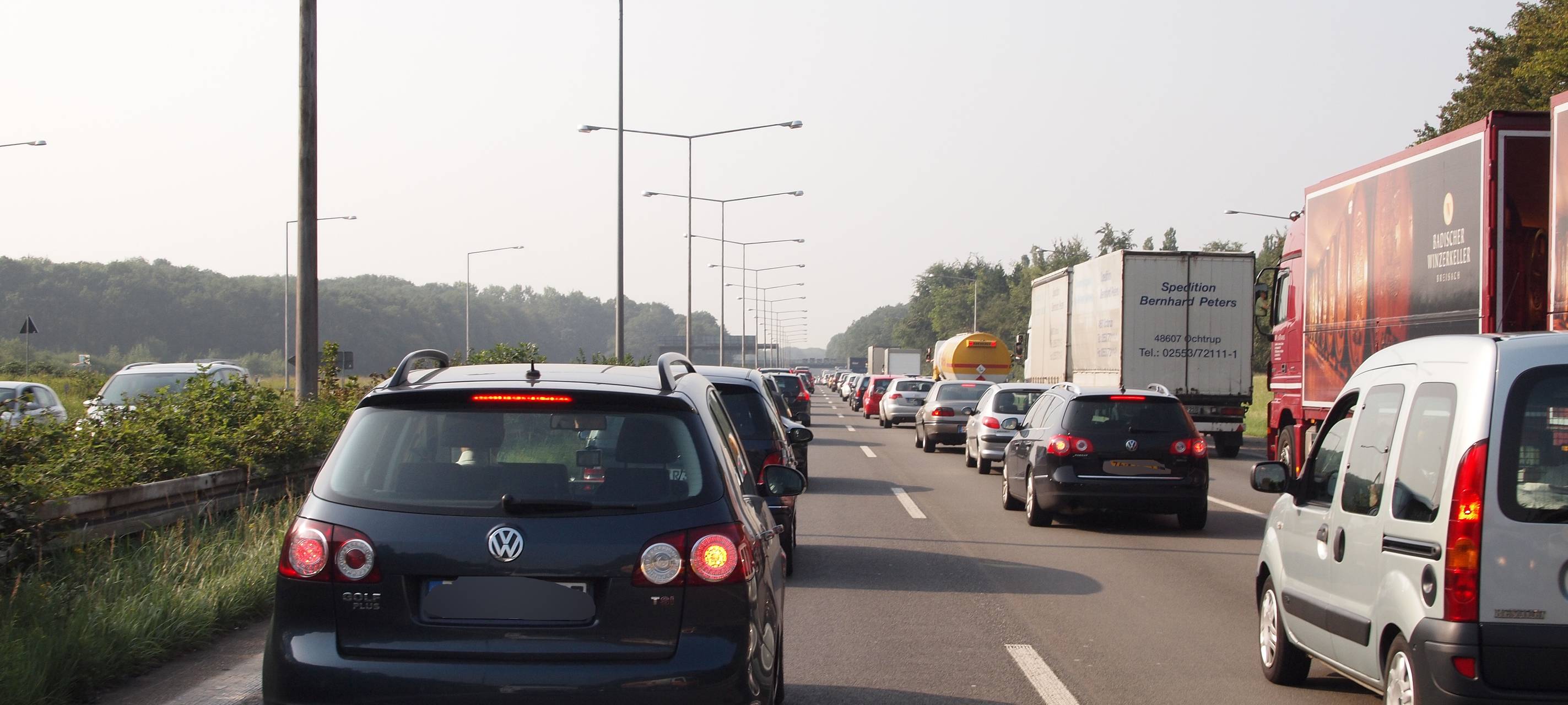 Mann nach LKW-Unfall auf A4 in Lebensgefahr