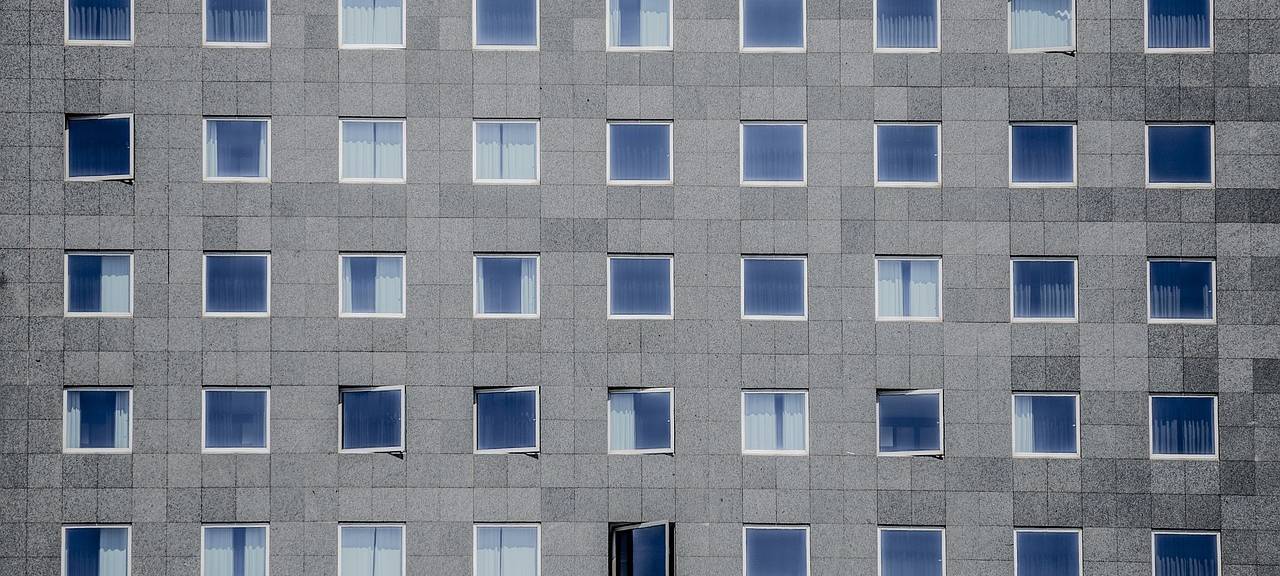 Bergheim: Räumungsklagen für Hochhaus am Bahnhof laufen