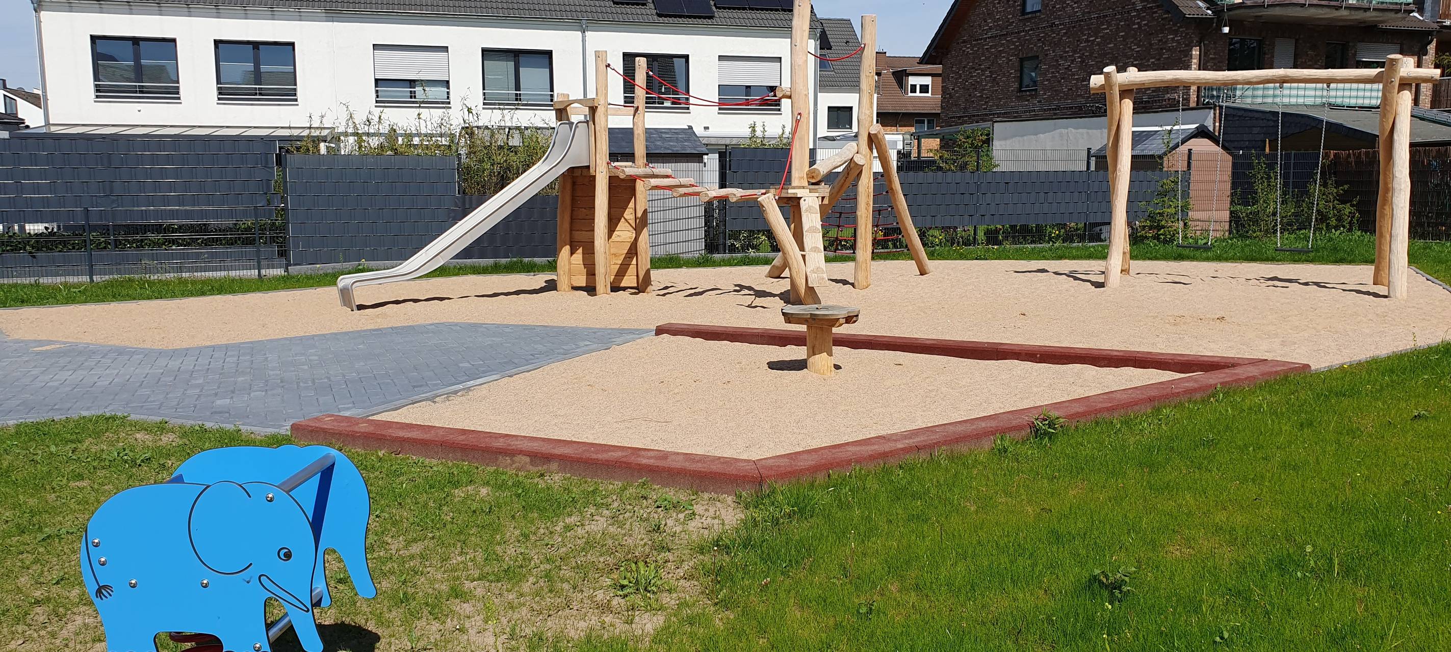 Wesseling: Neue Spielgeräte für die Kids