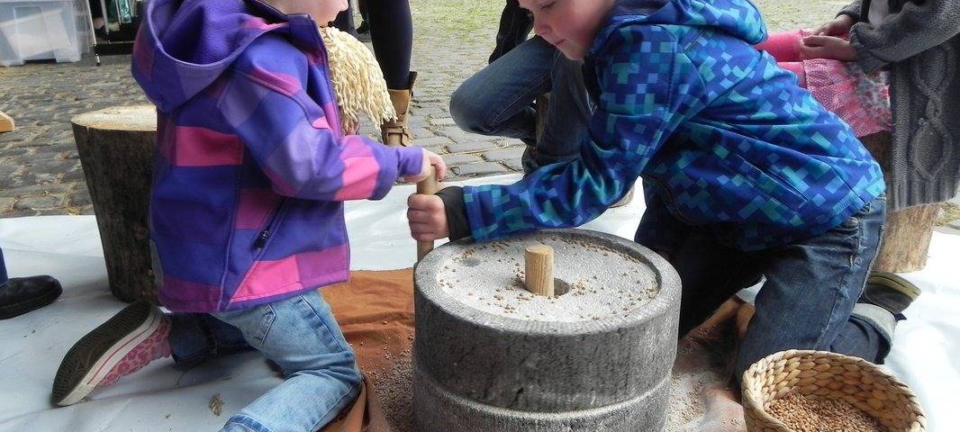 Erftstadt/Nideggen: Funde aus Erp beim Stiftshoffest