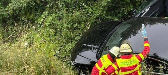 Bergheim: Alleinunfall bei Glesch - L213 gesperrt