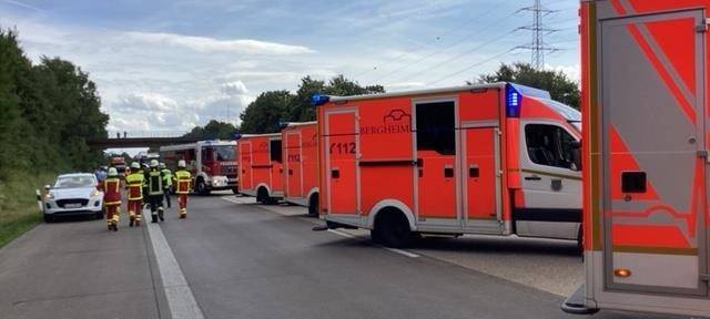 Rhein-Erft: A61 nach Unfall gesperrt