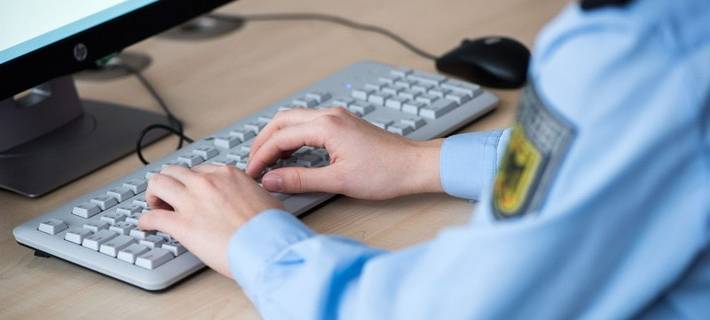 Kerpen: Falsche Polizisten überfallen Autofahrer
