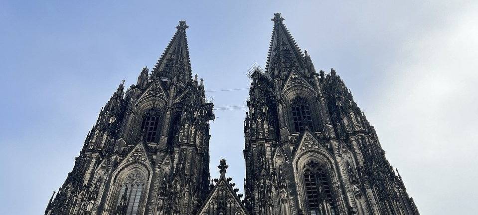 Köln: LiegendDemo macht auf ME/CFS aufmerksam