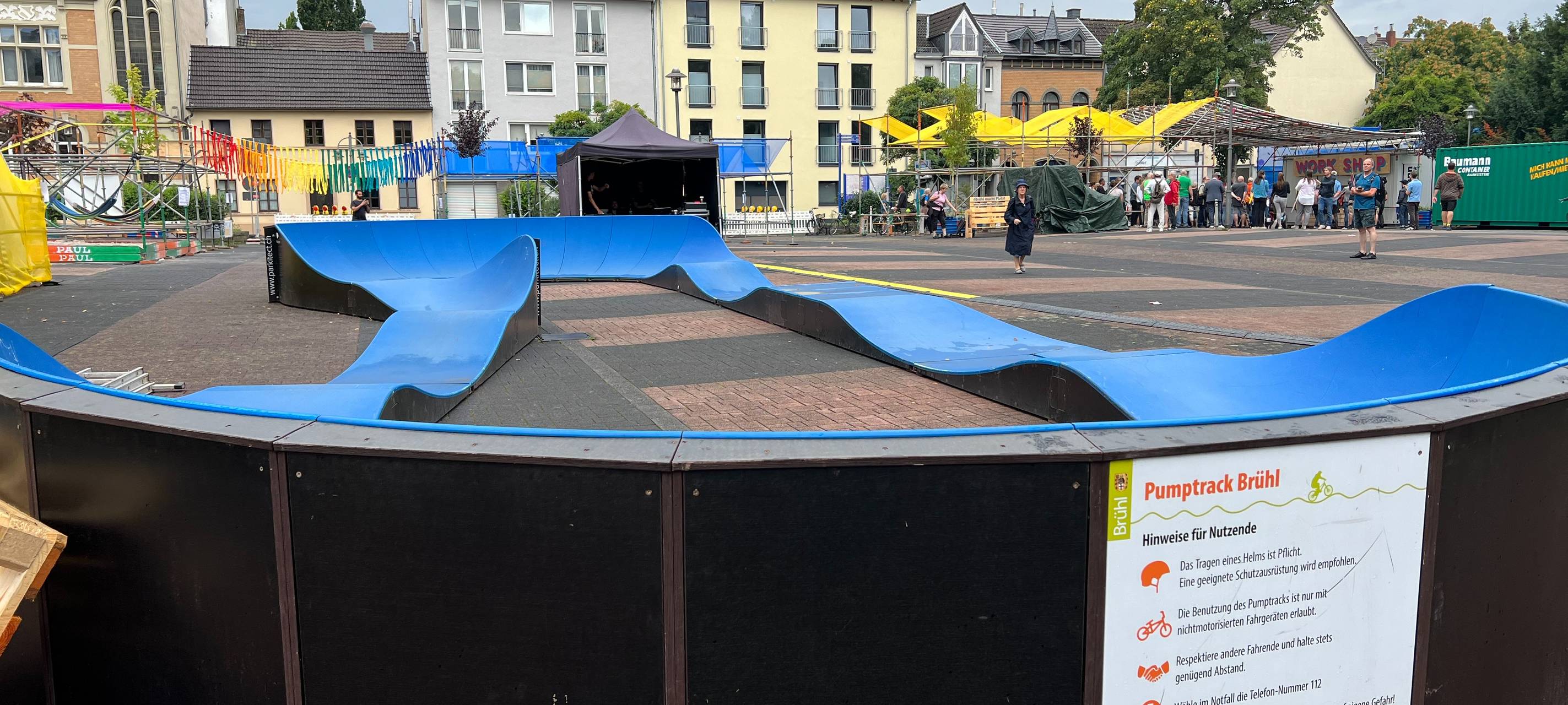 Brühl: Filmpremiere "Brühl macht Platz!"