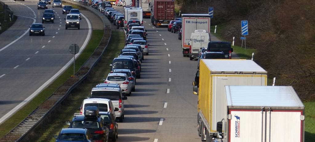 Schwerer Lkw-Unfall am Kreuz Köln-West