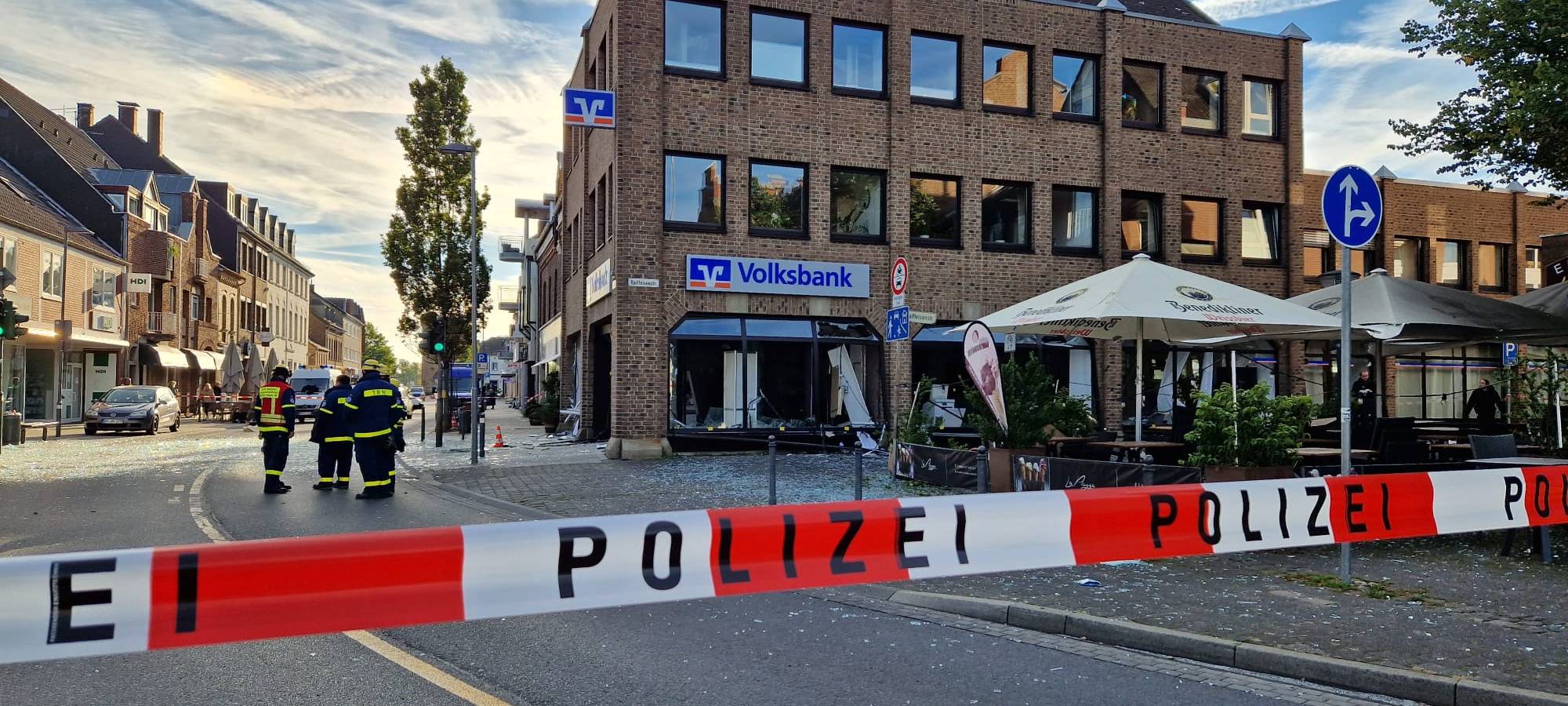 Erftstadt: Geldautomat gesprengt, Schüsse auf Streifenwagen?