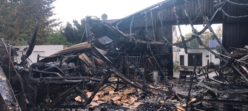 Frechen: Ermittlungen nach Großbrand - Betrieb geht weiter