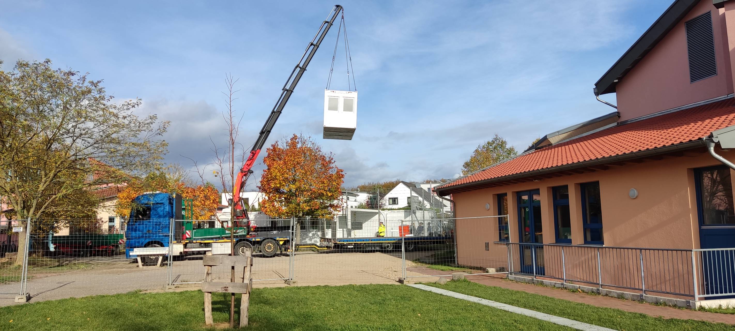 Erftstadt: Schüler nach Brand in Containern untergebracht