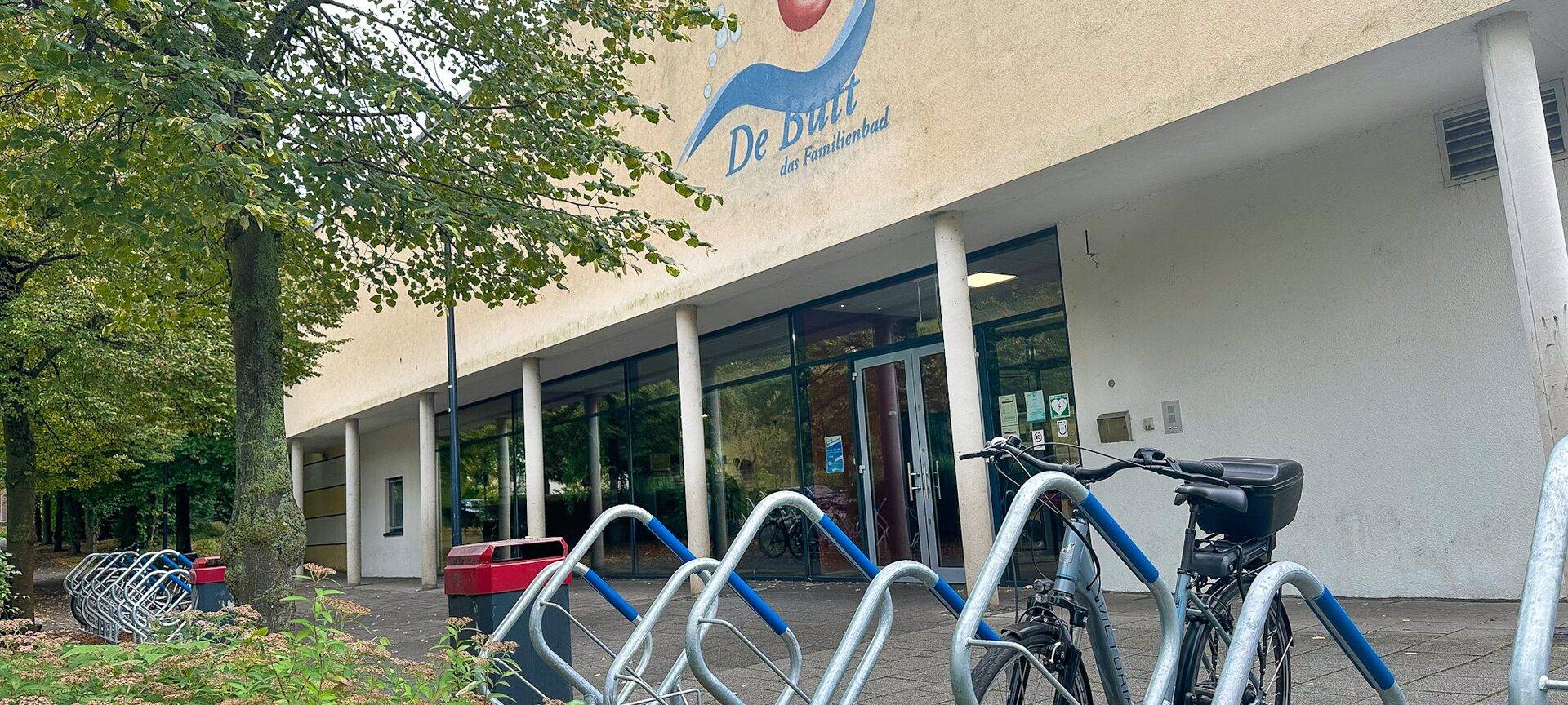 Hürth: Neue Fahrradständer sind sicherer und bequemer