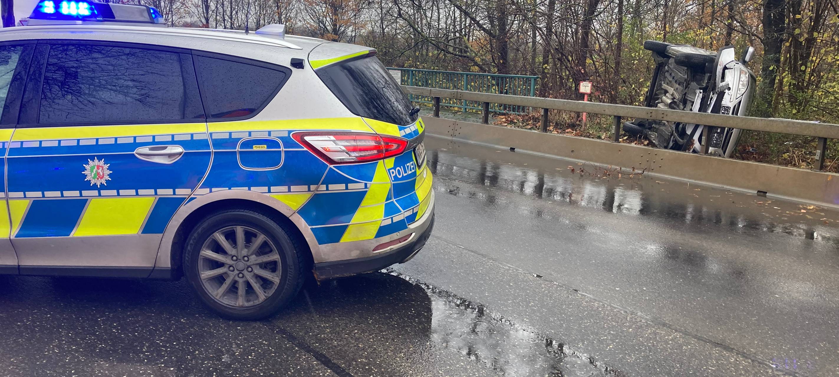 Bergheim: Vorbeifahrende Sanitäter helfen Unfallopfern