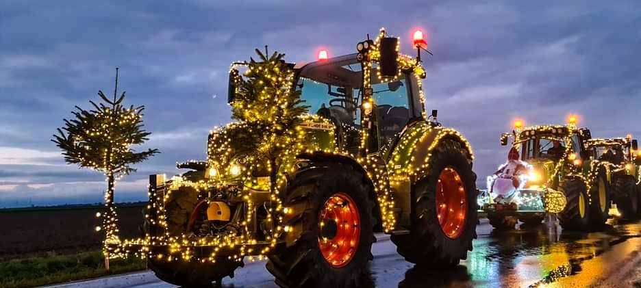 Traktor-Lichterfahrt in Erftstadt