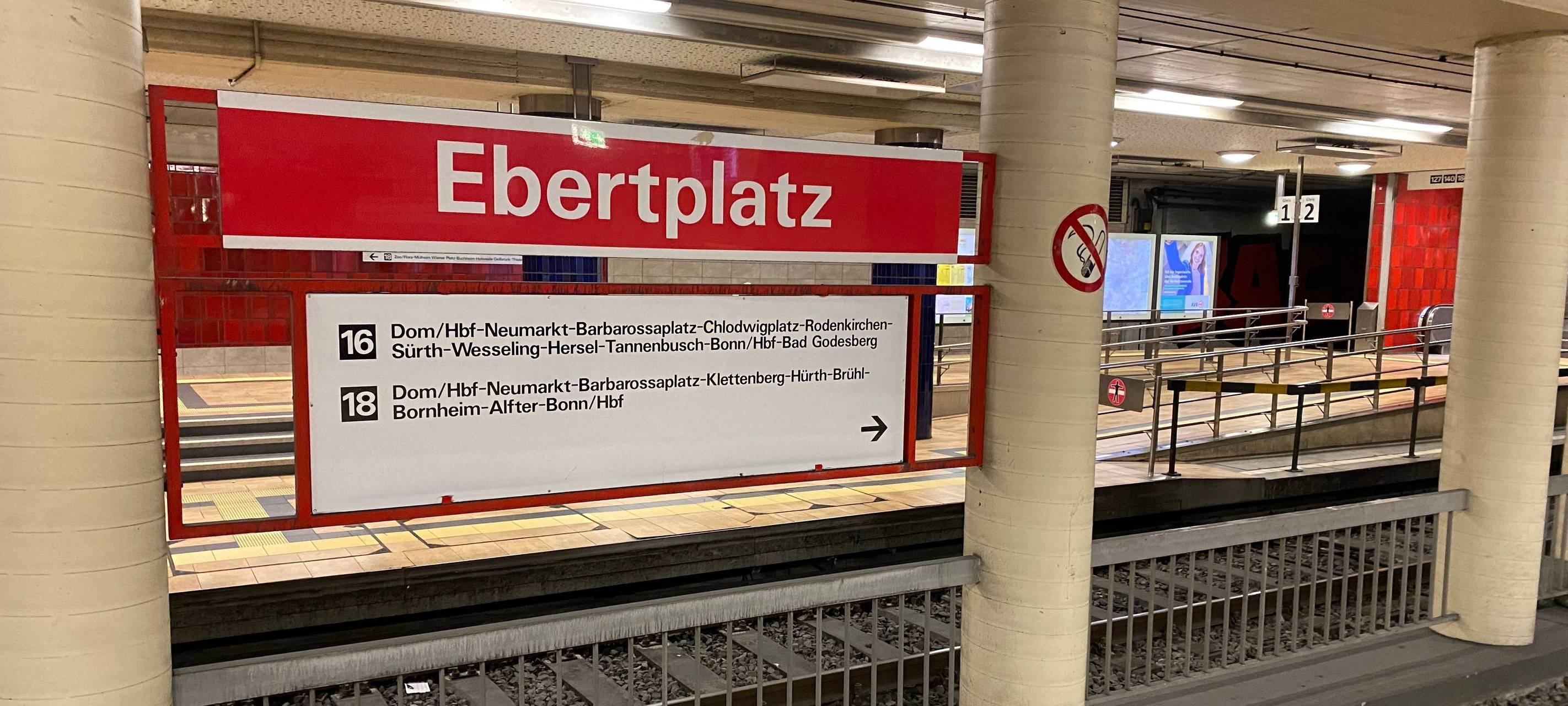 Köln: Haltestelle Ebertplatz ohne Aufzüge und Rolltreppen