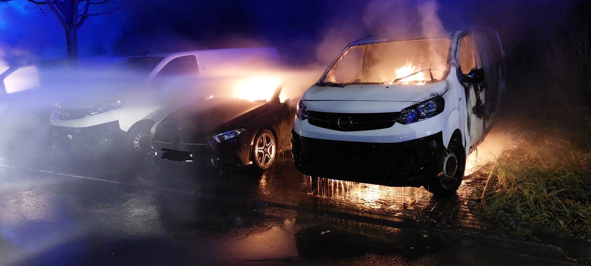 Kerpen: Mehrere Autos ausgebrannt