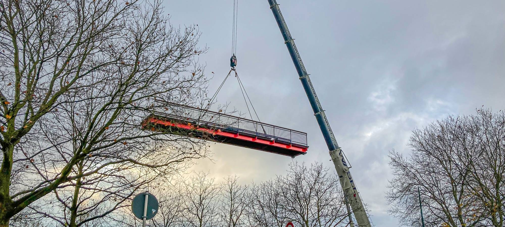 Hürth: Neue Brücke für Fußgänger und Radfahrer