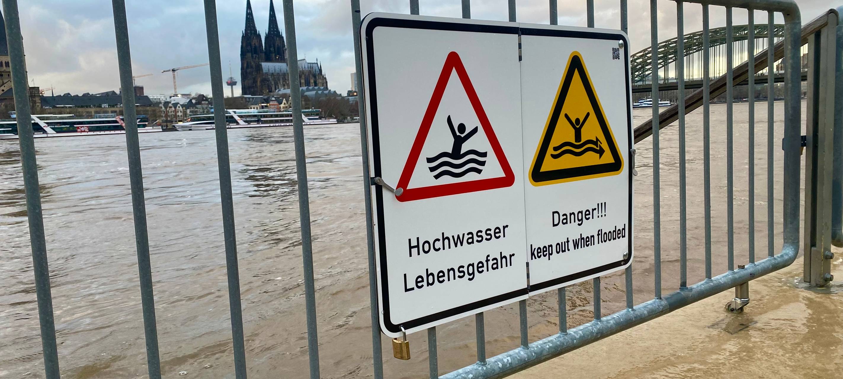 Rhein-Erft: Pegel im Kreis niedrig, Rhein führt Hochwasser