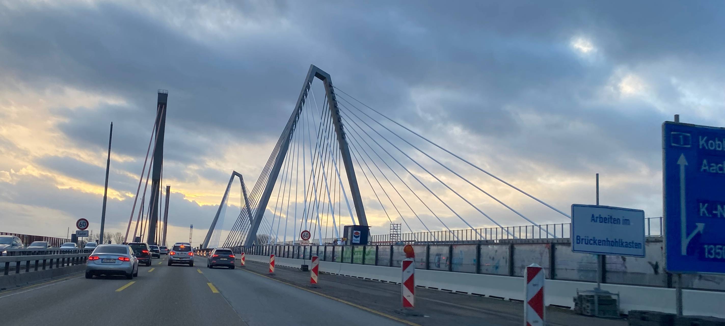 28 Meter lange Stahlträger für Leverkusener Brücke