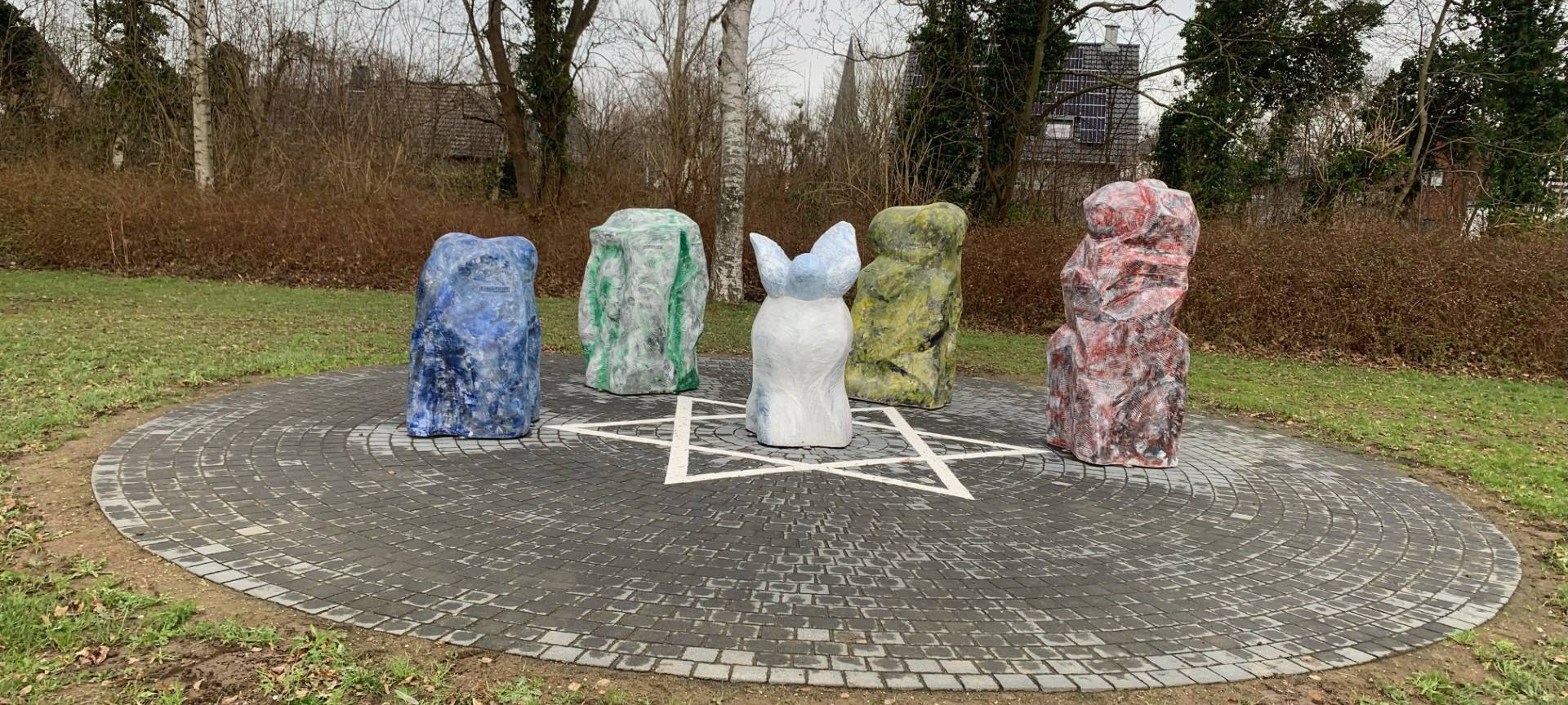 Bedburg: Denkmal für Holocaust-Opfer eingeweiht