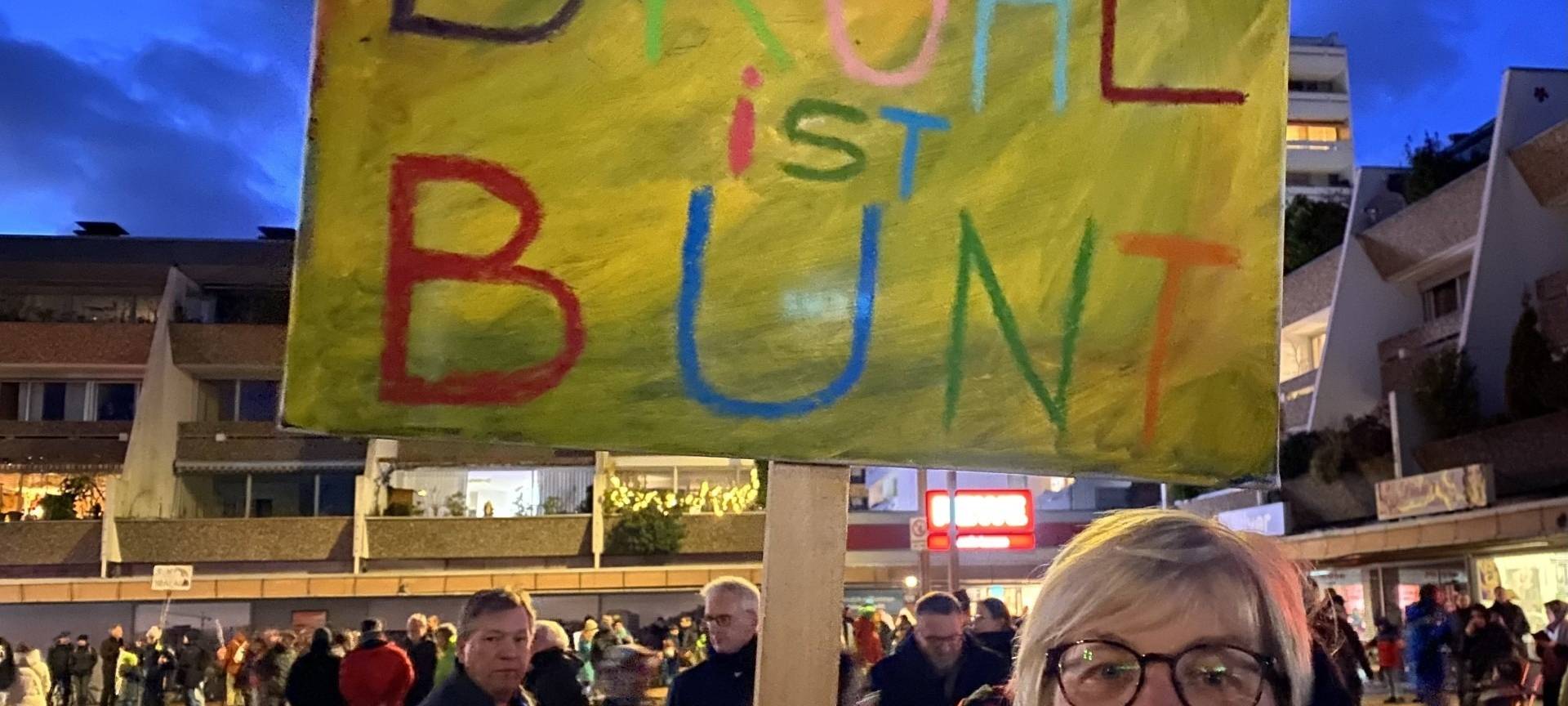 Brühl/Erftstadt: Tausende protestieren gegen Rechts