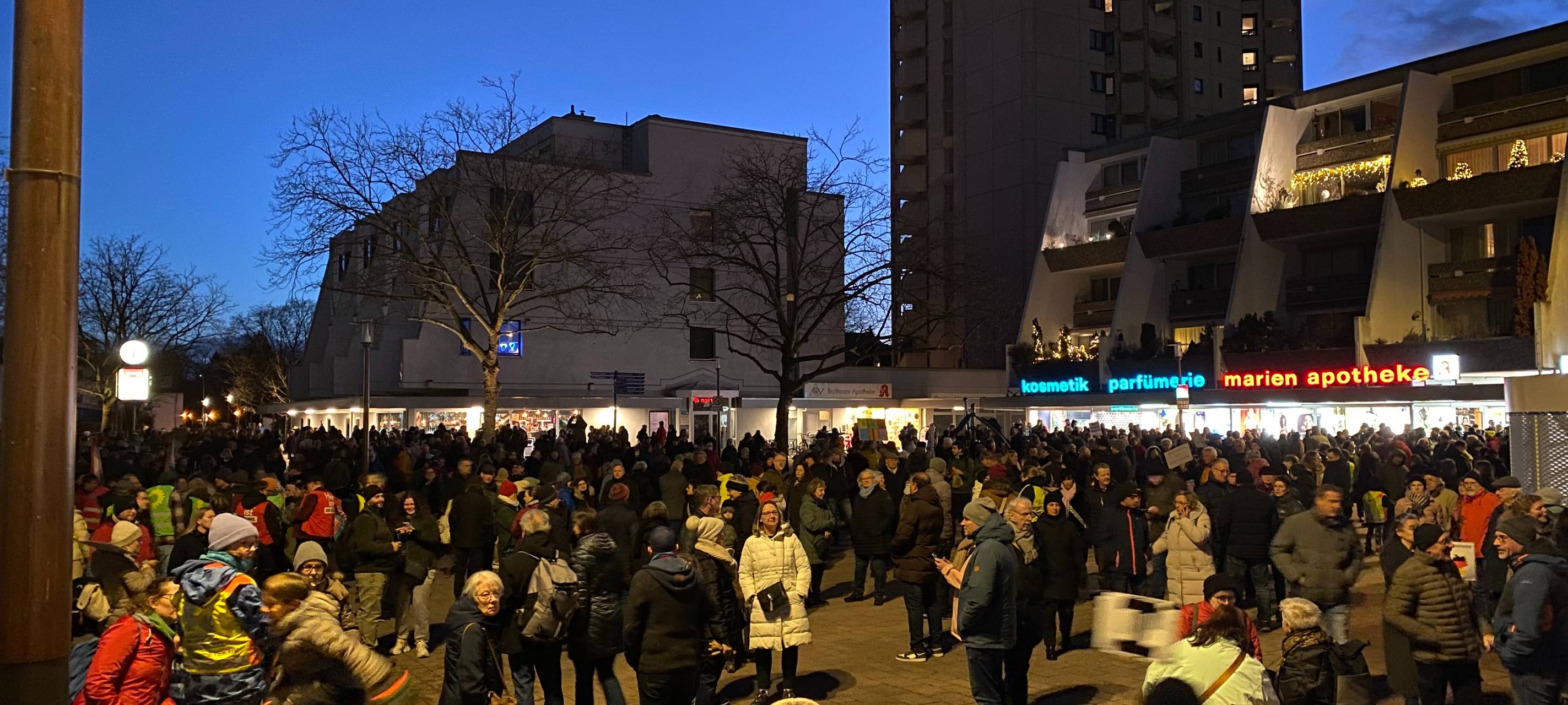 Köln: Studie beleuchtet Anti-Rechts-Demos psychologisch