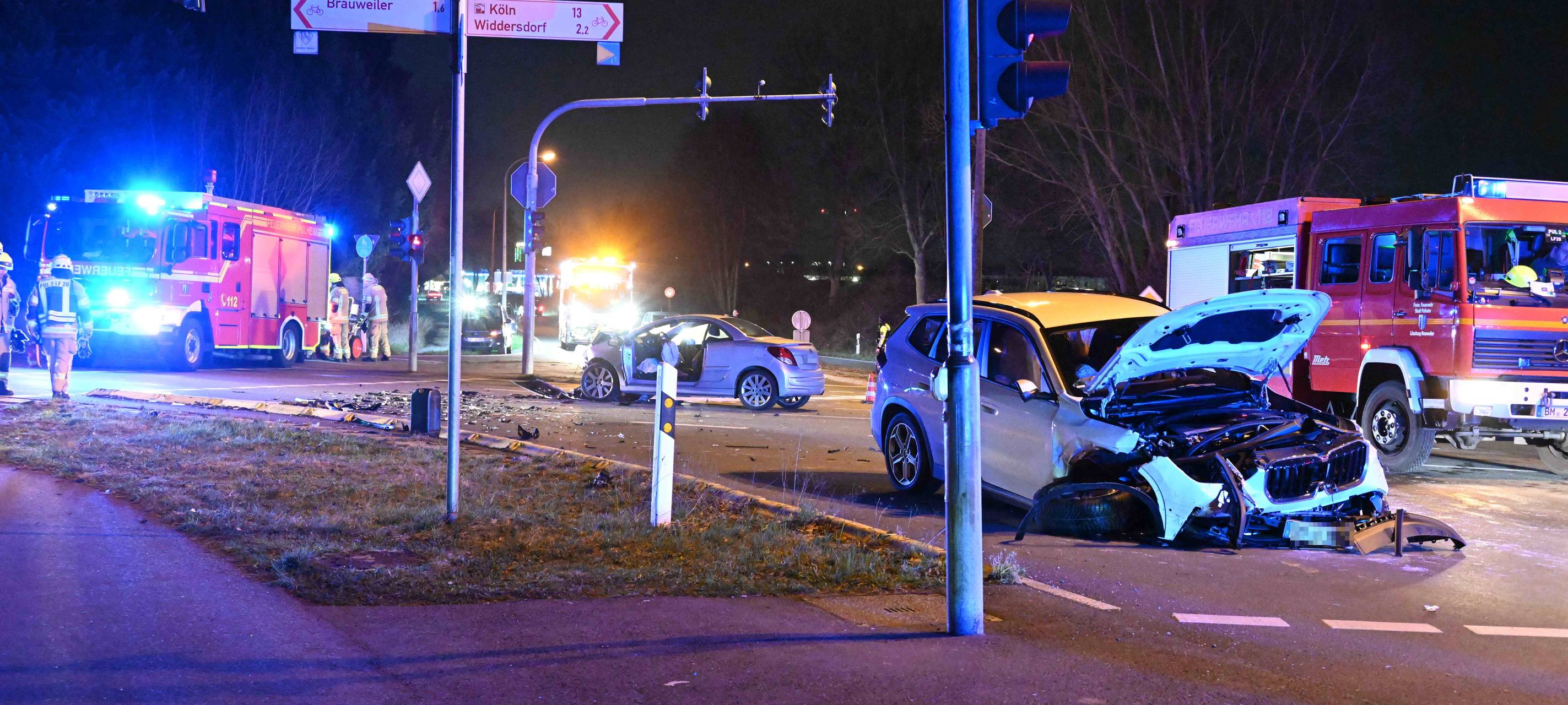 Pulheim: Frontalcrash mit zwei Schwerverletzten