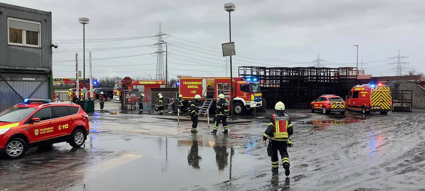 Brühl: Brand im Eisenwerk