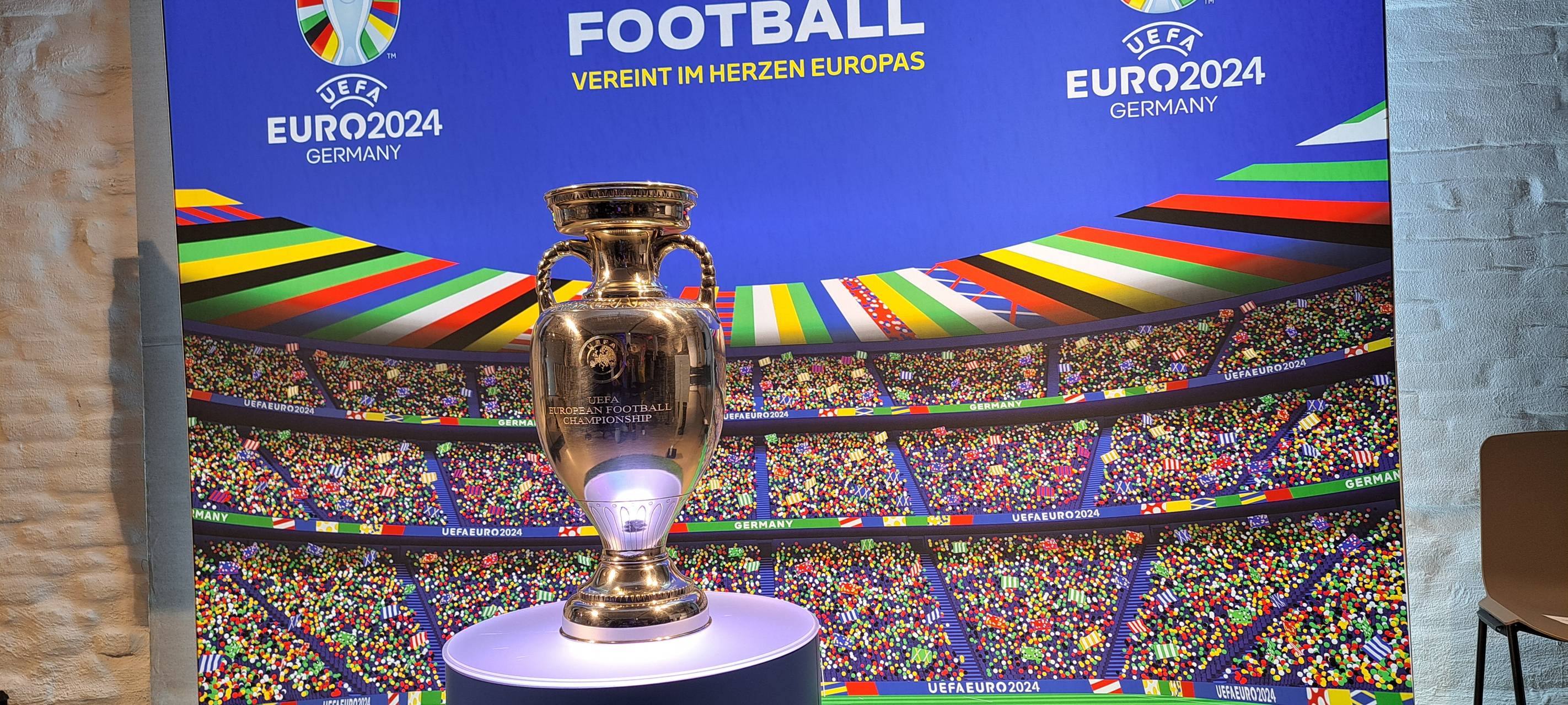 Rhein-Erft: EM-Pokal im Kreis