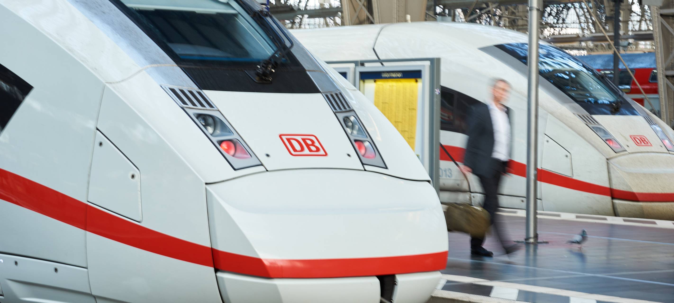 Osterreiseverkehr: Volle Züge an Rhein und Erft