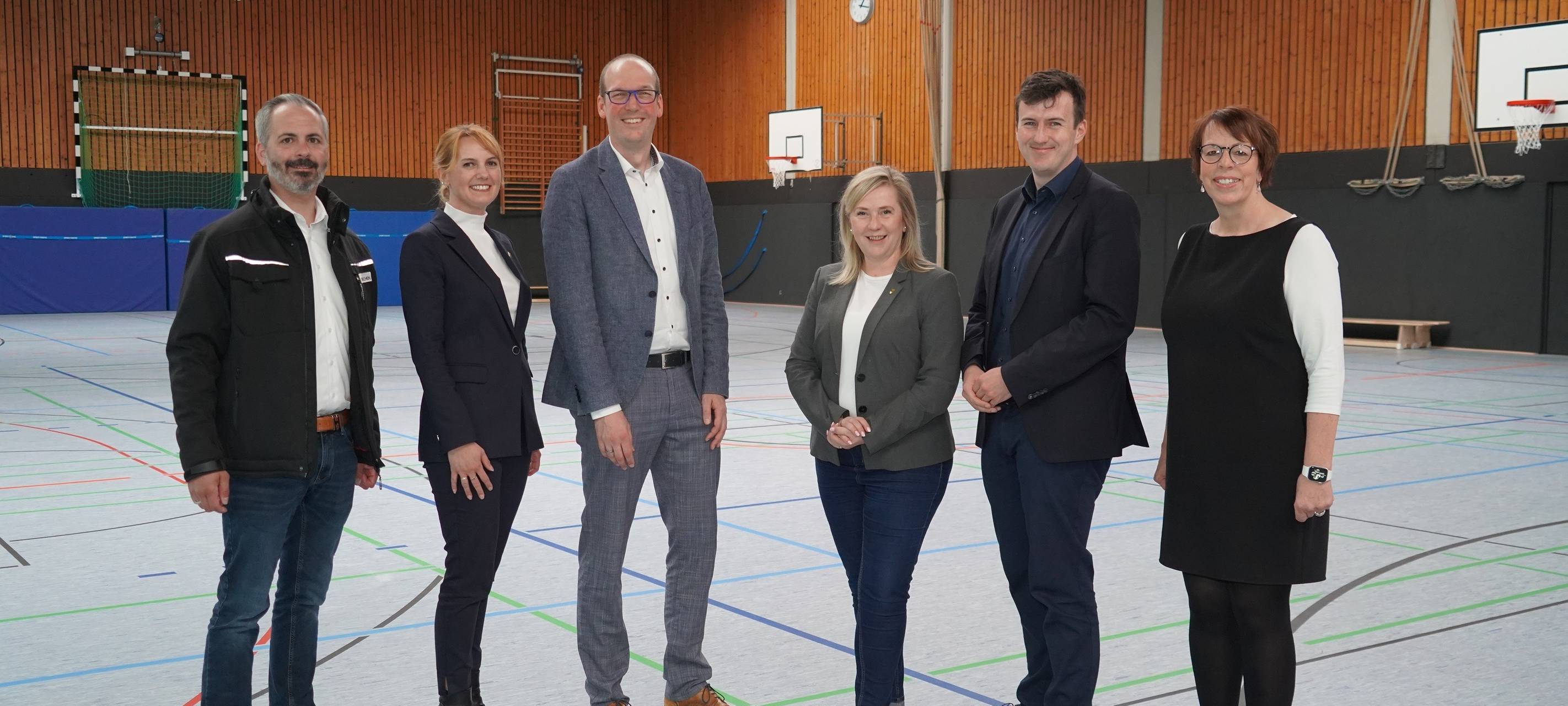 Frechen: Dreifeldhalle nach Sanierung eröffnet