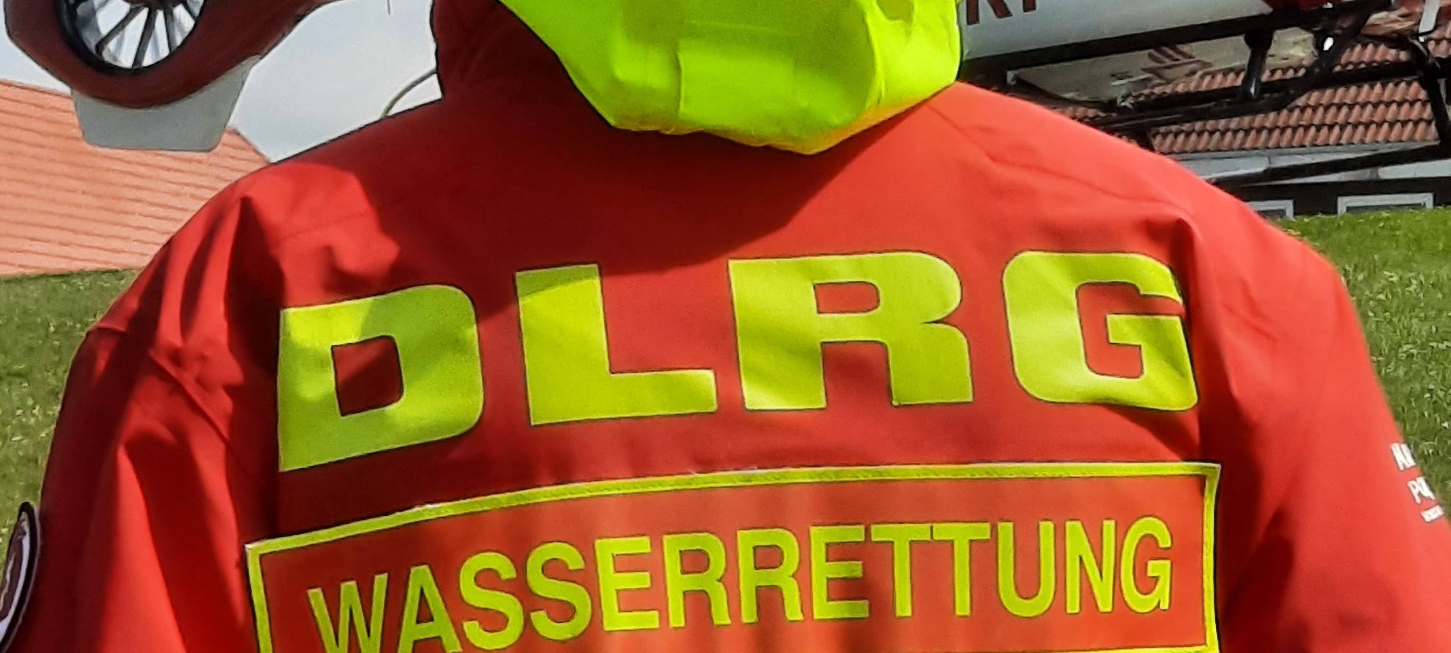 Kölner Feuerwehr und DLRG üben am Fühlinger See