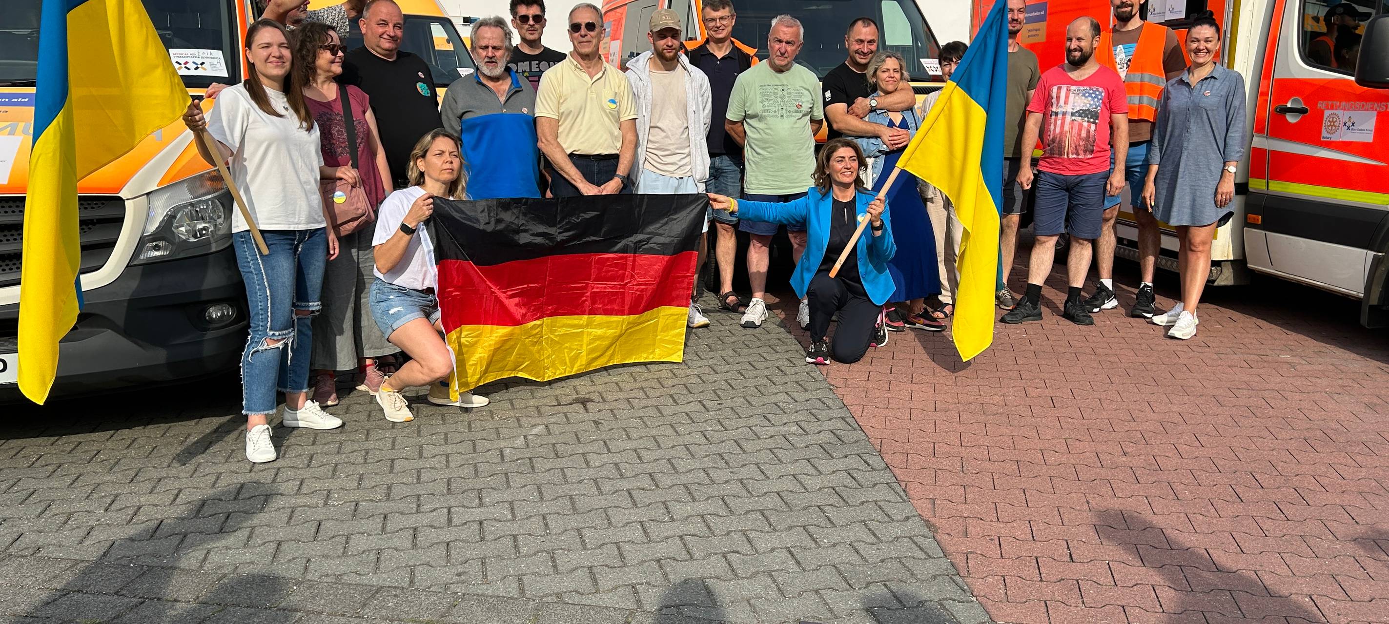 Köln/Brühl: Wieder Krankenwagen-Konvoi in die Ukraine