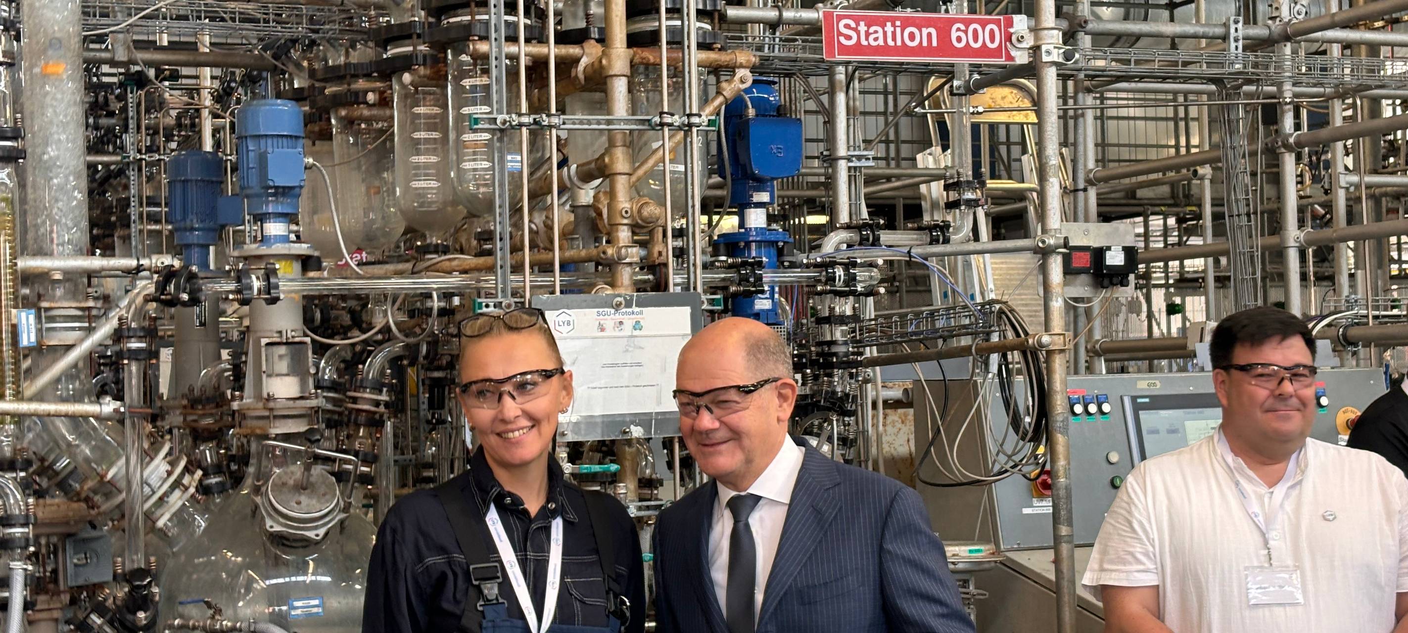 Neue Recyclinganlage: Scholz besucht LyondellBasell in Wesseling