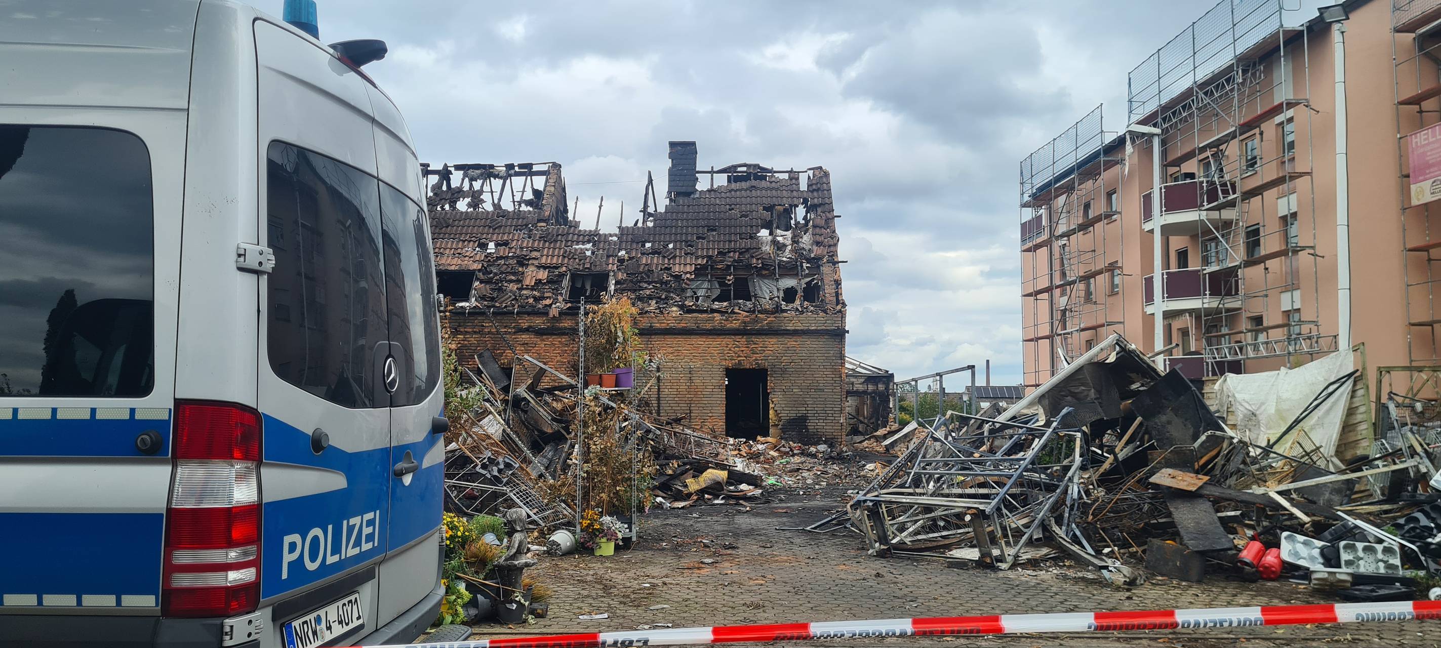 Großbrand in Wesseling: Polizei vermutet Brandstiftung
