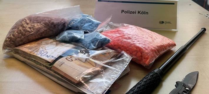 Erfolg bei Polizeikontrollen auf Wiener Platz in Köln